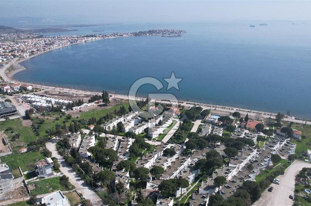 Çandarlı Meltemköy'de Deniz Manzaralı, Plajlı 1+1 Daire