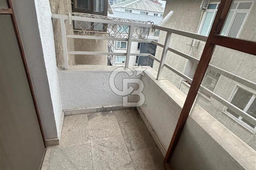 Göztepe Bağdat caddesinde yatırımlık 3+1 daire