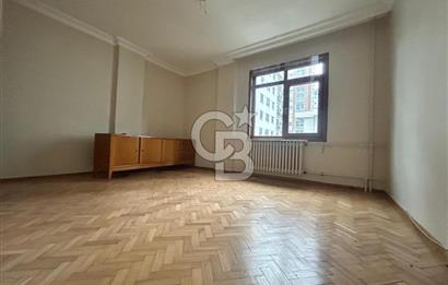 Göztepe Bağdat caddesinde yatırımlık 3+1 daire