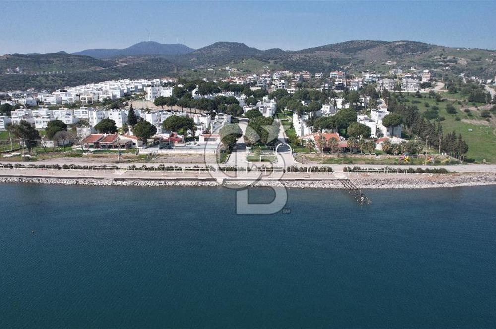 Çandarlı Meltemköy'de Deniz Manzaralı, Plajlı 1+1 Daire