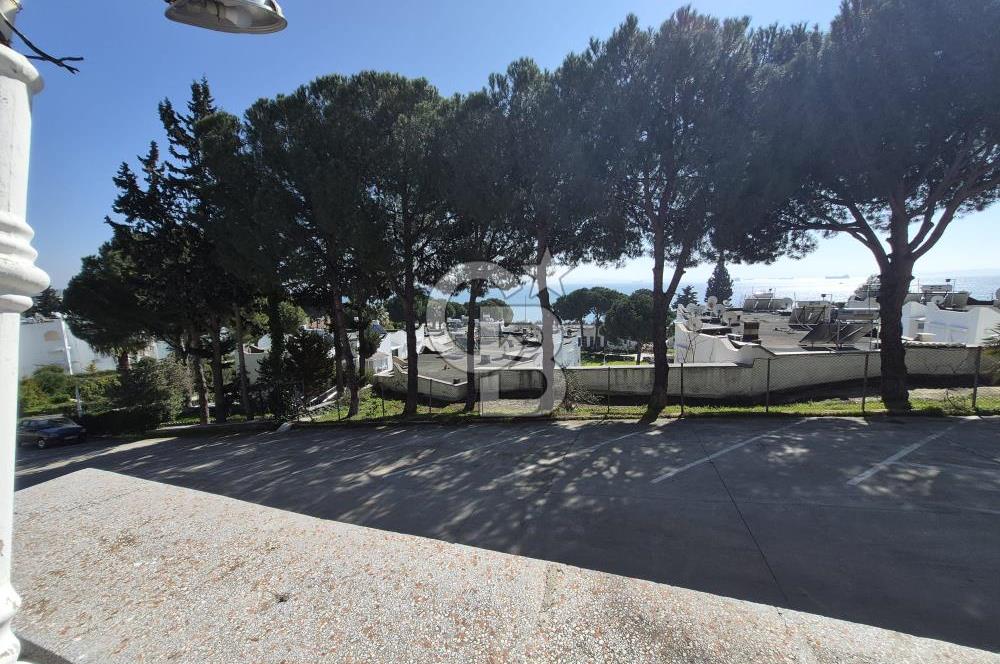 Çandarlı Meltemköy'de Deniz Manzaralı, Plajlı 1+1 Daire