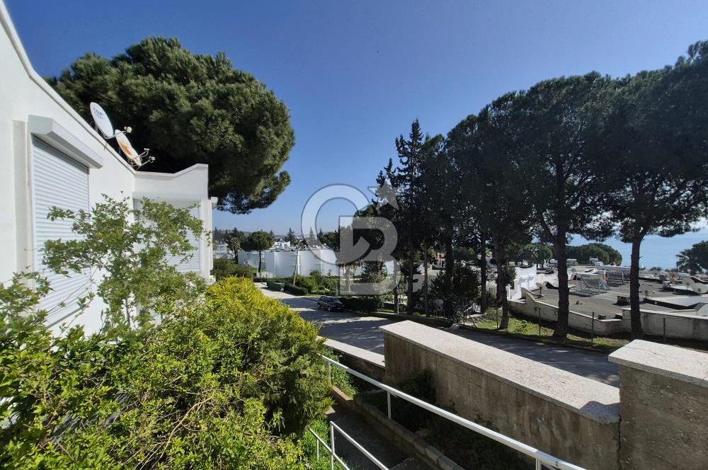 Çandarlı Meltemköy'de Deniz Manzaralı, Plajlı 1+1 Daire