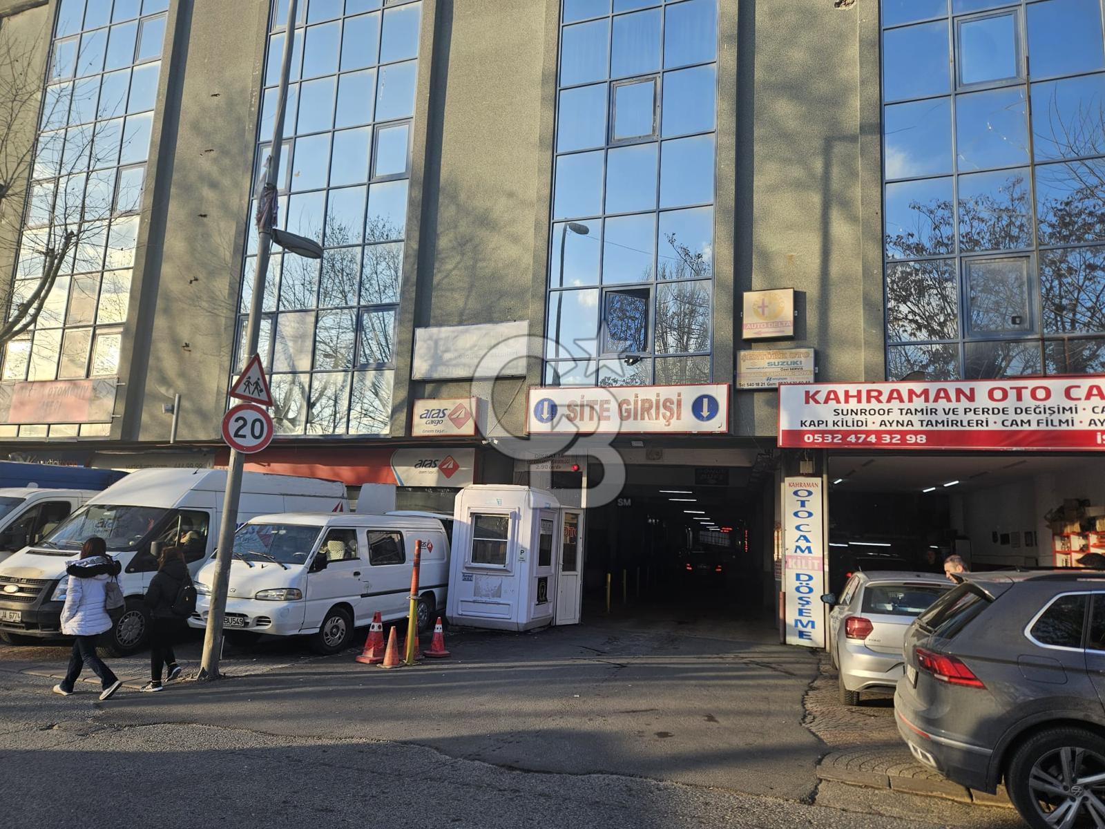 Sefaköy Pakten Mutlu San.Sitesinde 100 M²'Lik Kiralık Büro&Ofis