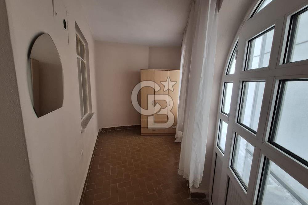 Çandarlı Meltemköy'de Deniz Manzaralı, Plajlı 1+1 Daire