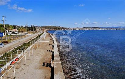 Çandarlı Meltemköy'de Deniz Manzaralı, Plajlı 1+1 Daire