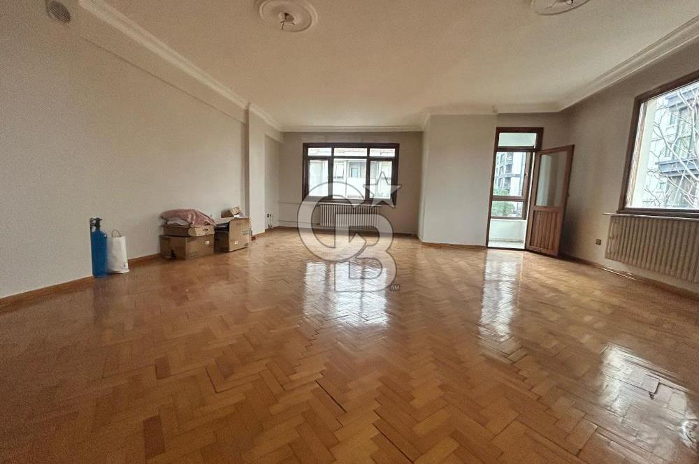 Göztepe Bağdat caddesinde yatırımlık 3+1 daire