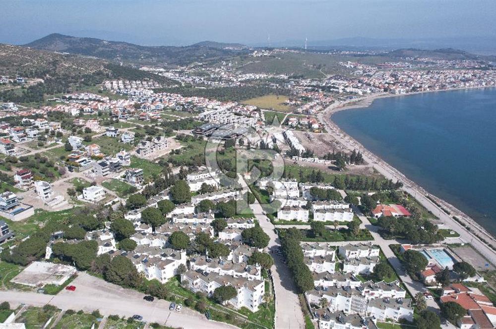 Çandarlı Meltemköy'de Deniz Manzaralı, Plajlı 1+1 Daire