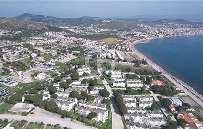 Çandarlı Meltemköy'de Deniz Manzaralı, Plajlı 1+1 Daire