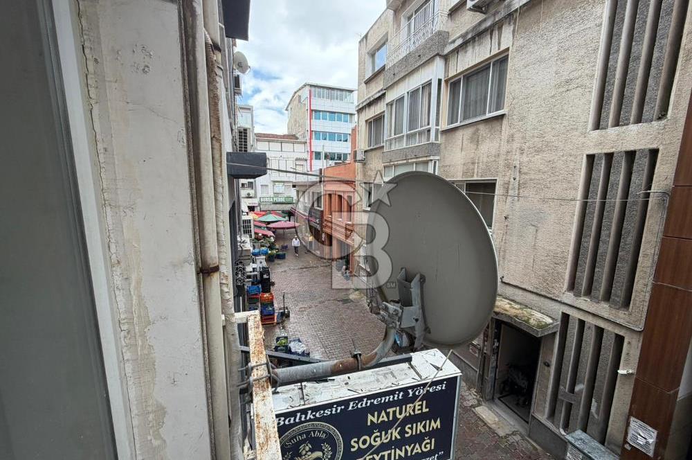 Karşıyaka Çarşı İçinde Satılık 2+1 Daire