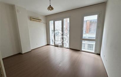 Karşıyaka Çarşı İçinde Satılık 2+1 Daire