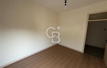 Karşıyaka Çarşı İçinde Satılık 2+1 Daire