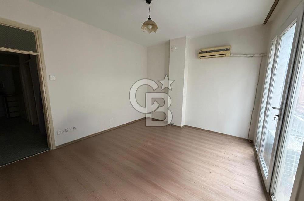 Karşıyaka Çarşı İçinde Satılık 2+1 Daire