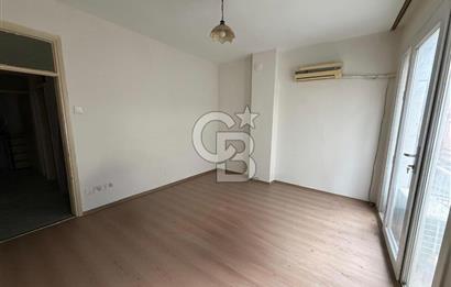 Karşıyaka Çarşı İçinde Satılık 2+1 Daire