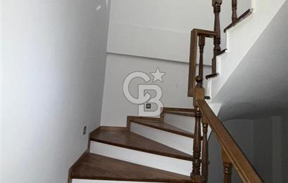 Çiğli Uğur Mumcu Mahallesi'nde Satılık Tripleks