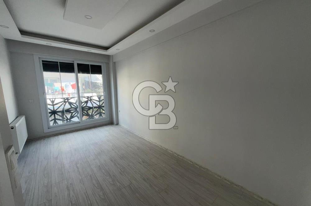 Çiğli Uğur Mumcu Mahallesi'nde Satılık Tripleks