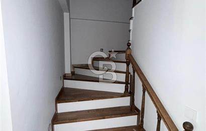 Çiğli Uğur Mumcu Mahallesi'nde Satılık Tripleks