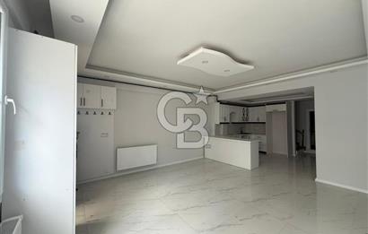 Çiğli Uğur Mumcu Mahallesi'nde Satılık Tripleks