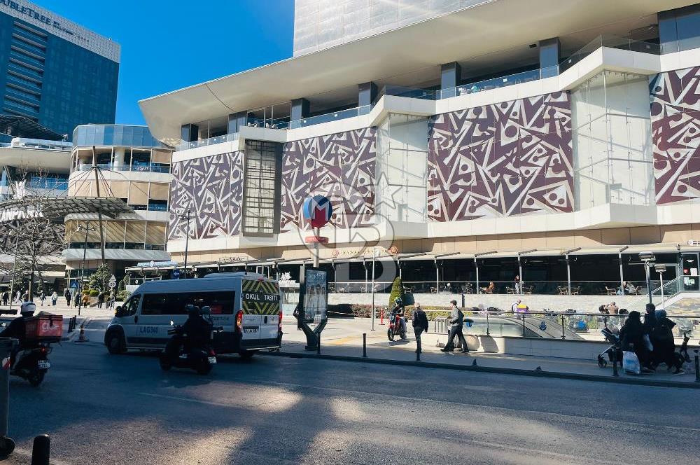 ÜMRANİYE MEREKEZDE GENİŞ METRO DURAĞINA 2 DK