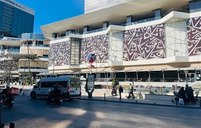 ÜMRANİYE MEREKEZDE GENİŞ METRO DURAĞINA 2 DK