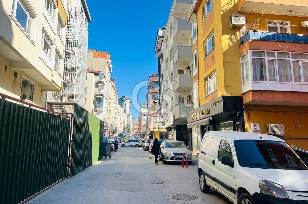 ÜMRANİYE MEREKEZDE GENİŞ METRO DURAĞINA 2 DK