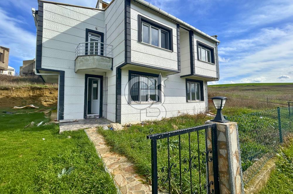 Lapseki Çardak'ta Boğaz ve Köprü Manzaralı Kiralık Bahçeli Villa