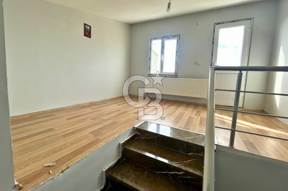 Lapseki Çardak'ta Boğaz ve Köprü Manzaralı Kiralık Bahçeli Villa