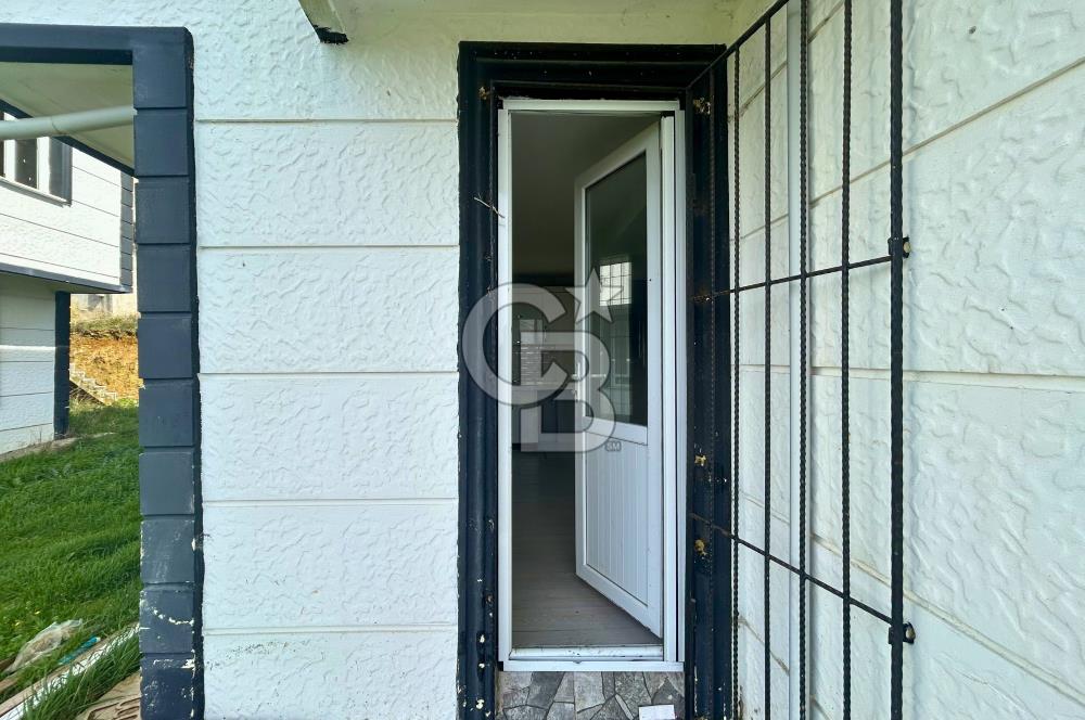 Lapseki Çardak'ta Boğaz ve Köprü Manzaralı Kiralık Bahçeli Villa