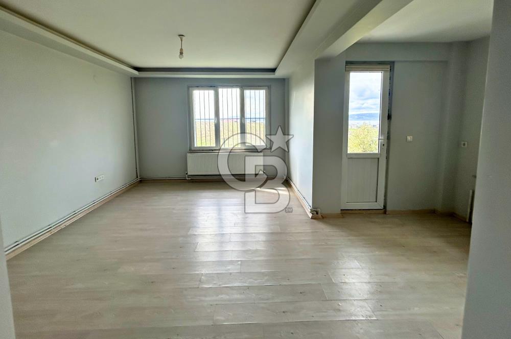 Lapseki Çardak'ta Boğaz ve Köprü Manzaralı Kiralık Bahçeli Villa