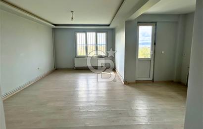 Lapseki Çardak'ta Boğaz ve Köprü Manzaralı Kiralık Bahçeli Villa