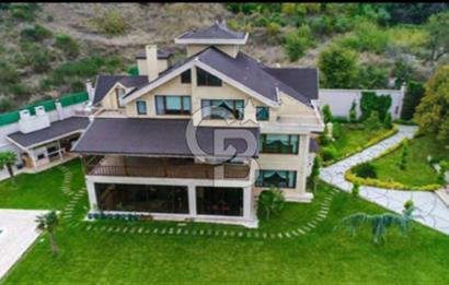 BEYLİKDÜZÜ GÜRPINAR MAH.DENİZ MANZARALI LÜX VİLLA