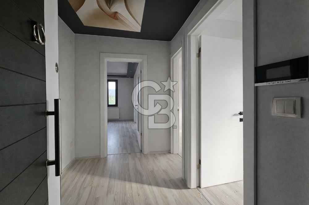 Altınova'da Yeni Kapalı Pazaryeri Karşısında Kiralık 2+1 Daire