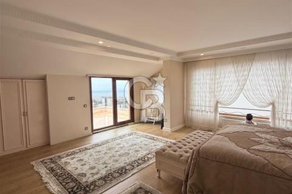 BEYLİKDÜZÜ GÜRPINAR MAH.DENİZ MANZARALI LÜX VİLLA