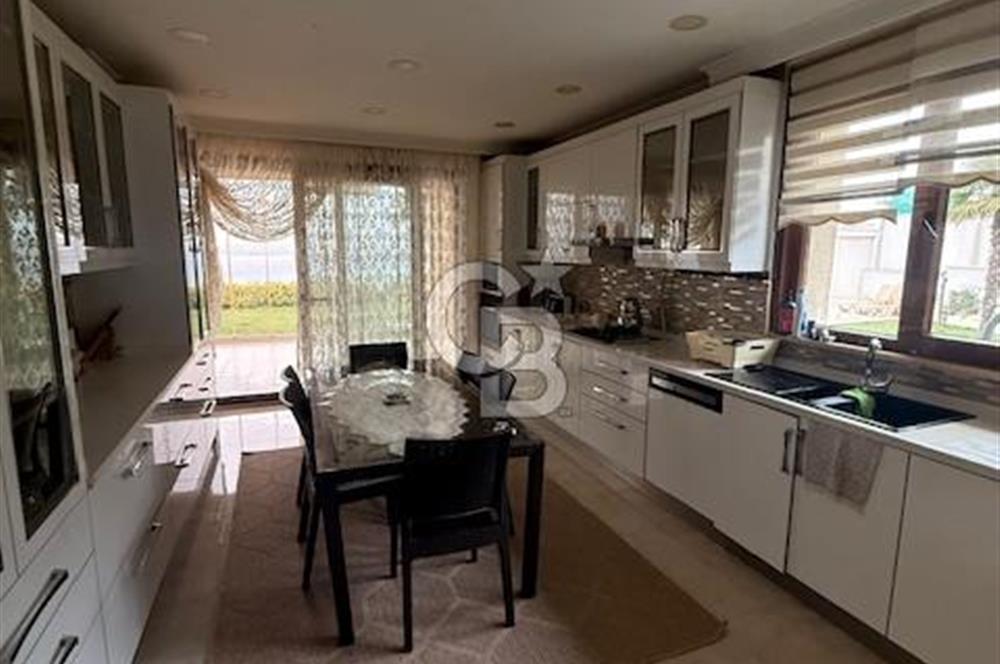 BEYLİKDÜZÜ GÜRPINAR MAH.DENİZ MANZARALI LÜX VİLLA