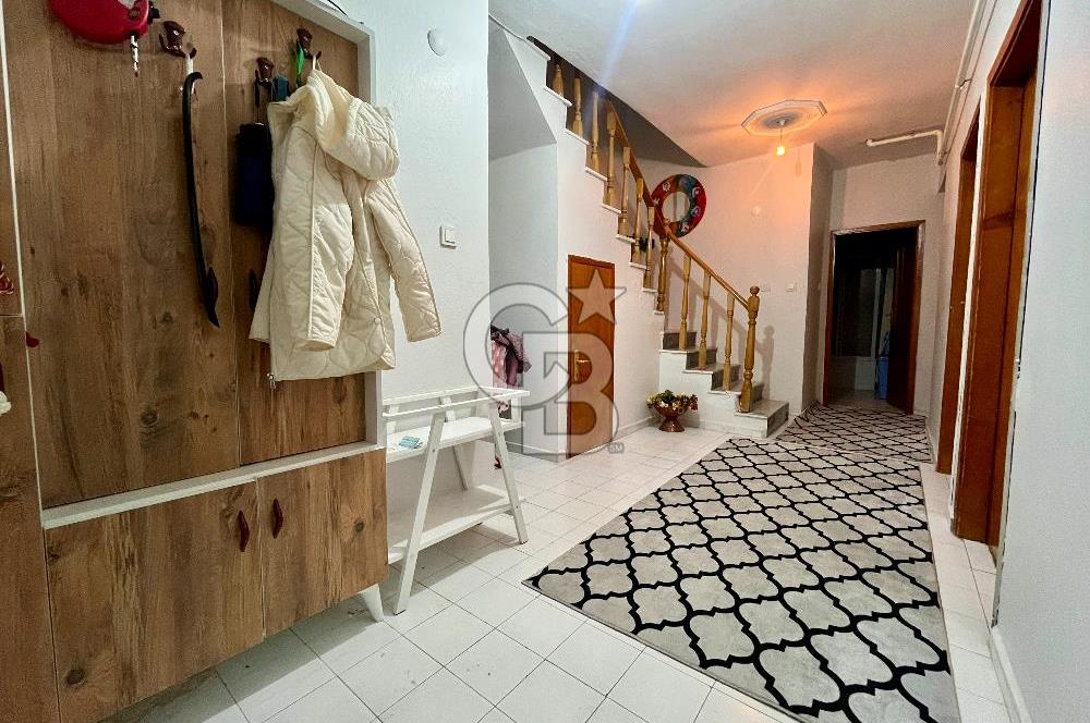 Küçükköy'de Sağlam Binada 140 m2, Geniş Teraslı Dubleks Daire