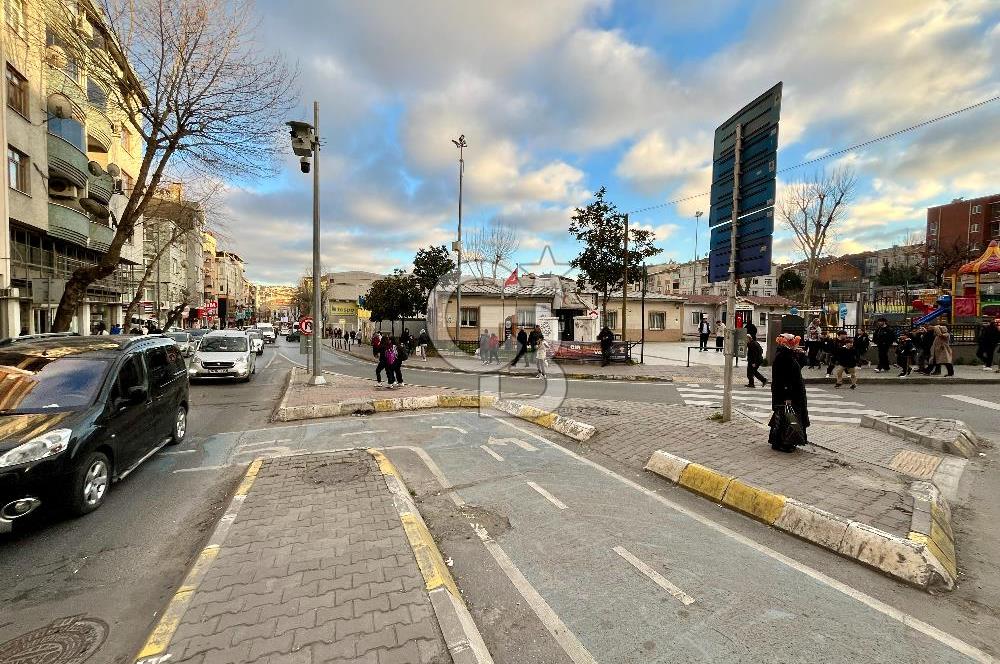 Küçükköy'de Sağlam Binada 140 m2, Geniş Teraslı Dubleks Daire