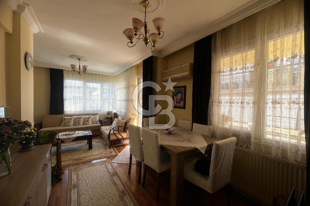 Karşıyaka Bostanlı Mahallesinde Sahile Yakın Satılık 2+1 Daire