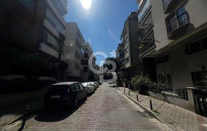 Karşıyaka Bostanlı Mahallesinde Sahile Yakın Satılık 2+1 Daire