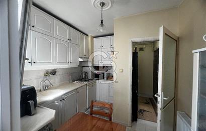 Karşıyaka Bostanlı Mahallesinde Sahile Yakın Satılık 2+1 Daire