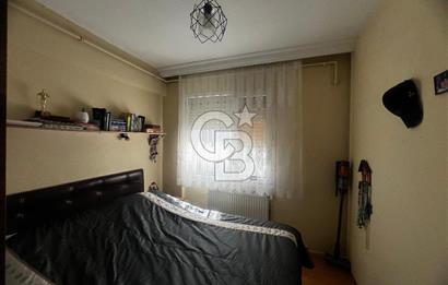 Karşıyaka Bostanlı Mahallesinde Sahile Yakın Satılık 2+1 Daire