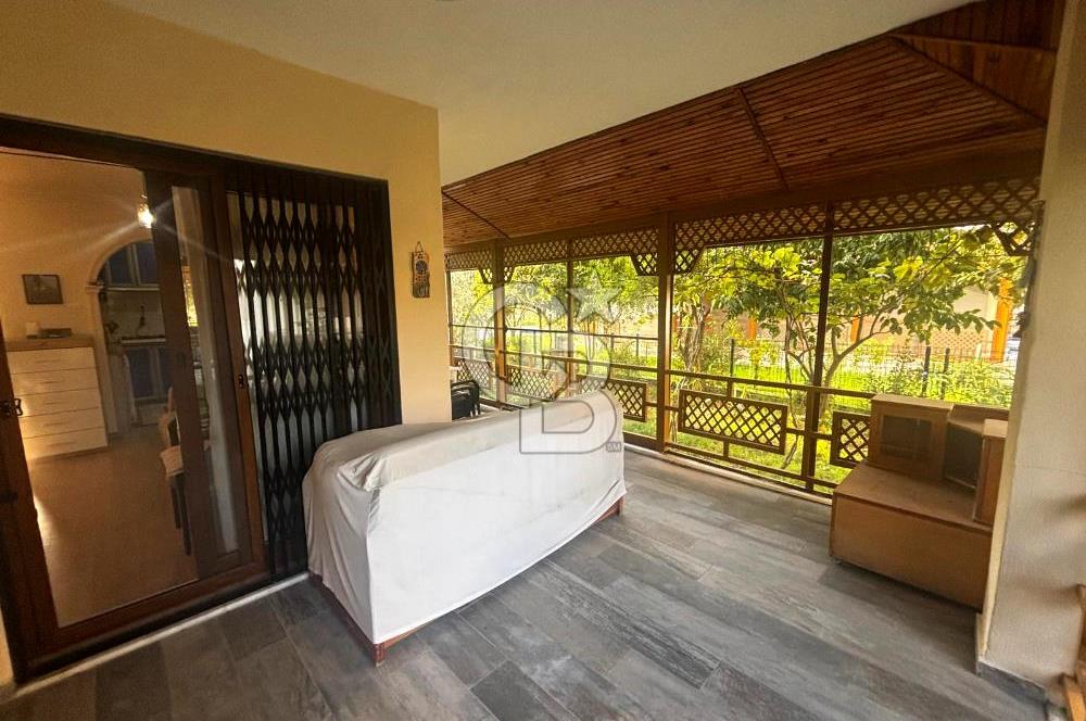 ÇANDARLI YILDIZKENT SİTESİ'NDE 3+1 BAHÇELİ VİLLA