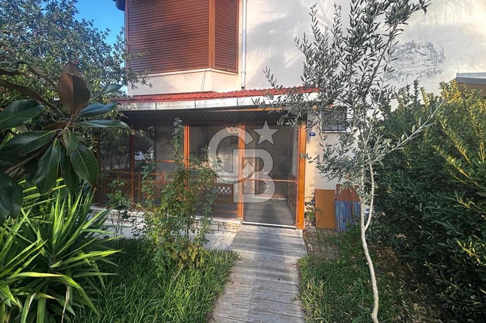 ÇANDARLI YILDIZKENT SİTESİ'NDE 3+1 BAHÇELİ VİLLA