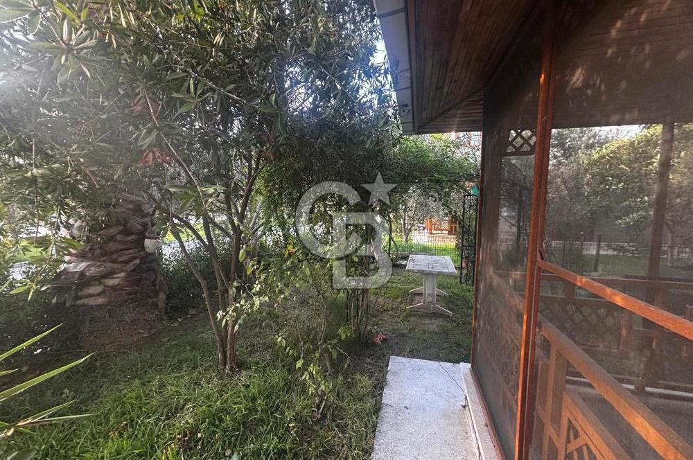 ÇANDARLI YILDIZKENT SİTESİ'NDE 3+1 BAHÇELİ VİLLA