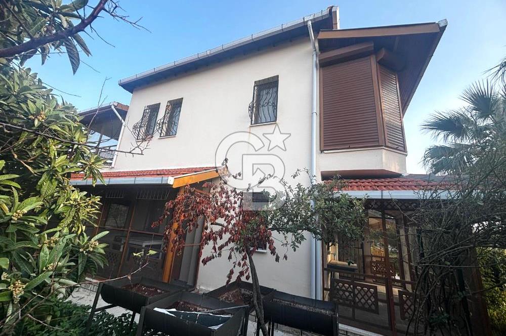 ÇANDARLI YILDIZKENT SİTESİ'NDE 3+1 BAHÇELİ VİLLA