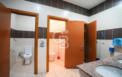 D100 Bağdat caddesi arasında bir çok iş koluna uygun bina