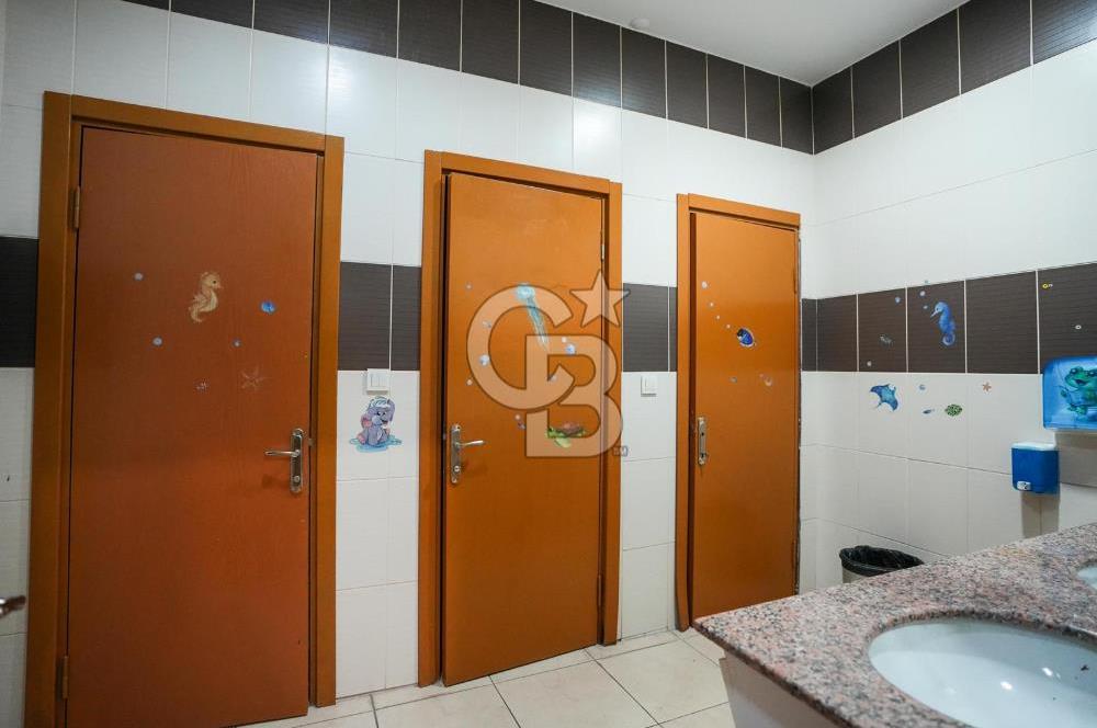 D100 Bağdat caddesi arasında bir çok iş koluna uygun bina