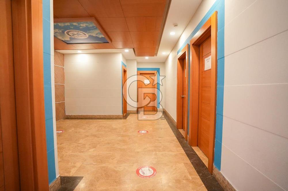 D100 Bağdat caddesi arasında bir çok iş koluna uygun bina