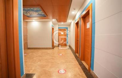 D100 Bağdat caddesi arasında bir çok iş koluna uygun bina