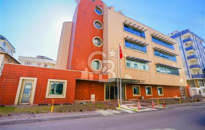 D100 Bağdat caddesi arasında bir çok iş koluna uygun bina