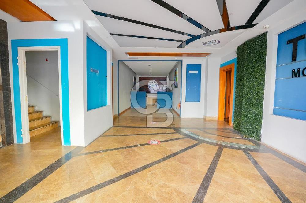 D100 Bağdat caddesi arasında bir çok iş koluna uygun bina