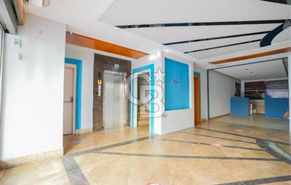 D100 Bağdat caddesi arasında bir çok iş koluna uygun bina